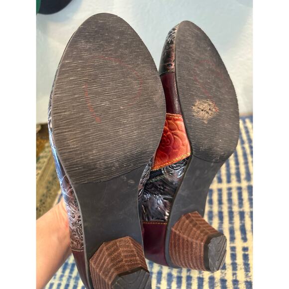 Artist Embossed Funky Leather Vintage Oxford Pumps - Picture 6 of 10